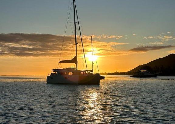 Vaiare Boat Rental | TIVA Catamaran MOOREA