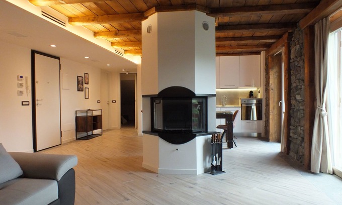 Zelbio Apartment | TIVANIA DREAM - Hi-end modern attic