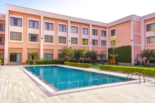 Alipur Resort | Tivoli Garden Resort
