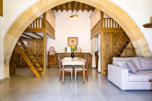 Soroni House | To Kamariko