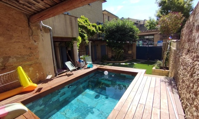 Saint-Quentin-la-Poterie House | To the delight of young and old.
