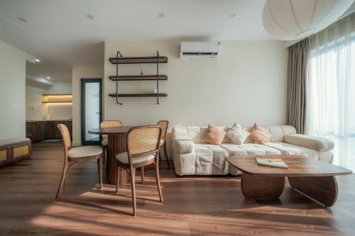 Hue Apartment | Tobe in Hue 1 - Cozy Apartment with Pool and Gym & City View