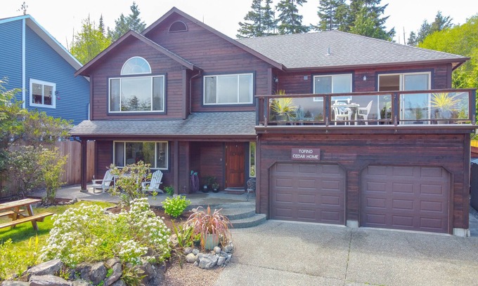 Tofino House | Tofino Cedar Suite - Lone Cone Mountain View