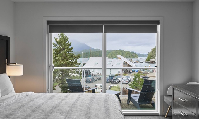 Tofino Hotel | Tofino Resort & Marina