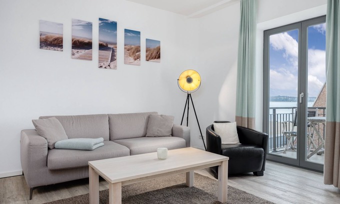 Wismar Apartment | Tolles Ferienapartment mit Balkon in Erstklassiger Lage im Hafen von Wismar