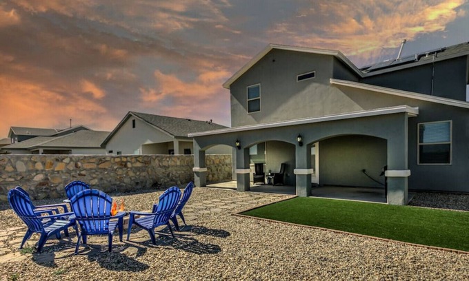 Las Cruces House | Toluca · Comfortable 4/3.5 private home near parks