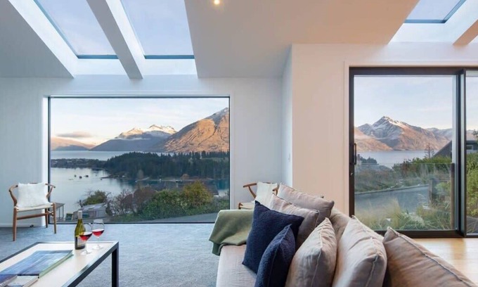 Queenstown House | Tonic Lodge| Hot Tub, Free Parking, Fireplace, BBQ