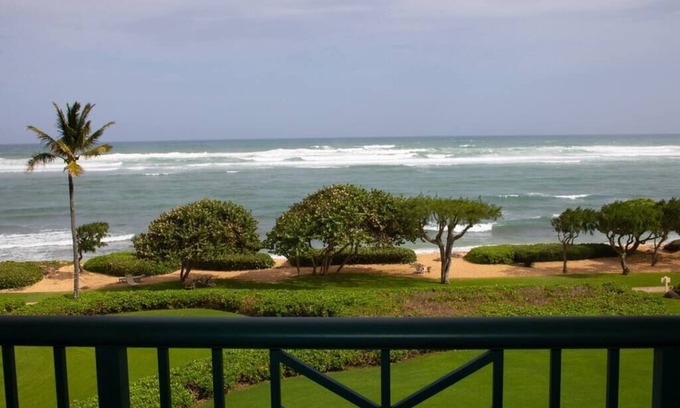 Wailua Apartment | Top floor 2 bedroom Oceanfront Unit!