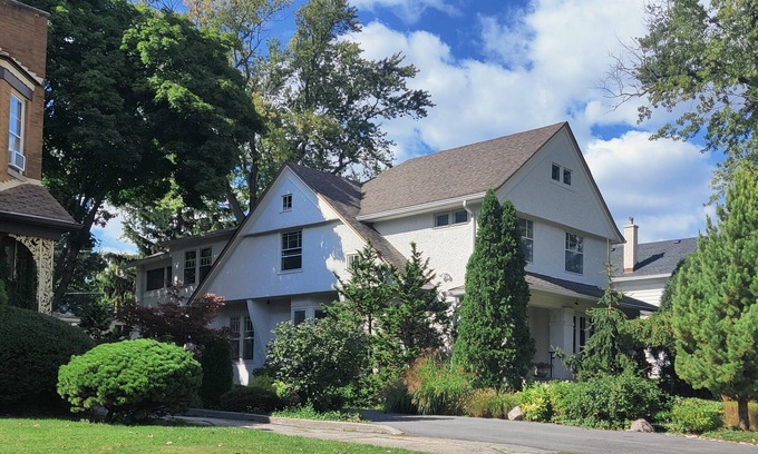 Oak Park Apartment | Top floor of Historic Oak Park Villa/Grge: 2Cars
