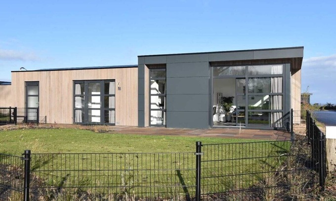 Enkhuizen House | Top modern Chalet Sonnenblume with large garden on the IJsselmeer