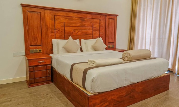 Nuwara Eliya Hotel | TOP RICH HOTEL - Deluxe Double Room #2