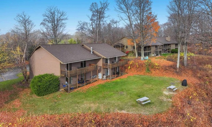 Kewadin House | 🛶 Torch Lake Vista | A-Ga-Ming Golf Retreat | Sunrise Views + Dual-Unit Condo ➠ 741