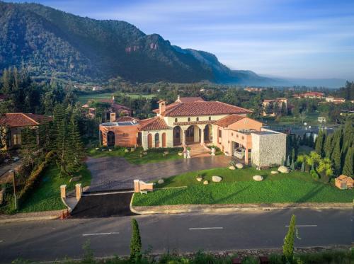 Pong Ta Long Villa | Toscana valley, Casa Vacanze, Luxury private pool villa at Khao Yai