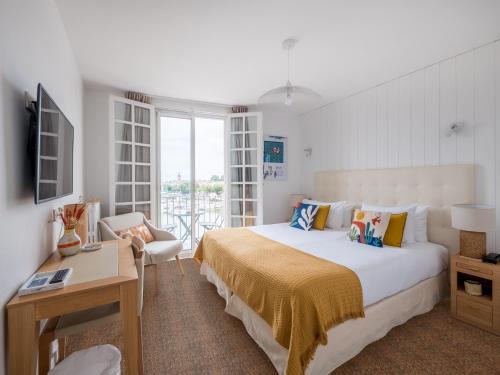 La Rochelle City Centre Hotel | Tour de Nesle La Rochelle Vieux Port 3 etoiles