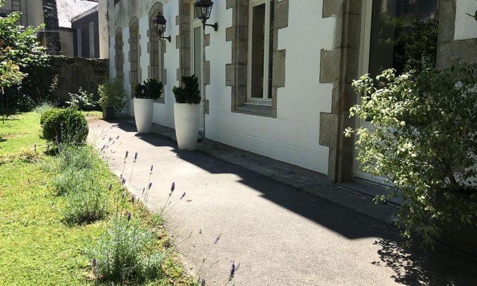 Quimper Apartment | Tourisme et Affaires Quimper + parking privé, wifi, jardin