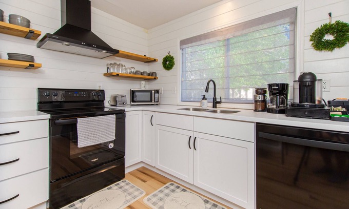 Rapid City House | Tourists’ Haven~Clean~Centrally Located