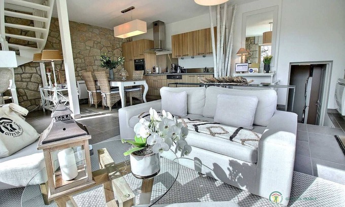 Crehen House | Towards the port - CREHEN