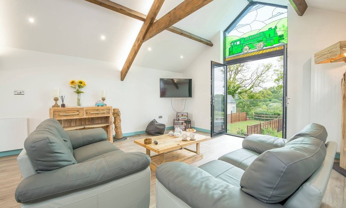 Saundersfoot Cottage | Tower Cottage, Holiday Cottage Bonville’s Court Country Park, Saundersfoot, Sleeps 4, 2 bedrooms, bathrooms