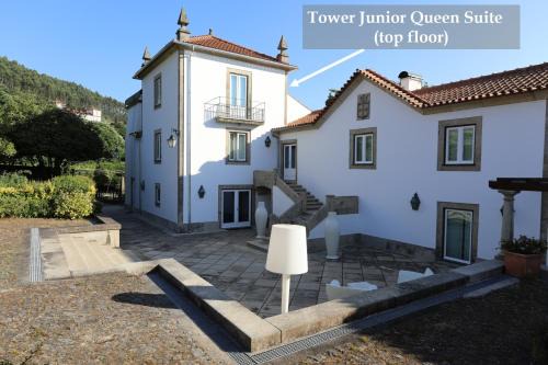Facha House | Tower Junior Queen Suite at Casa dos Macieis, Camino Santiago direct access & Optional Agritourism