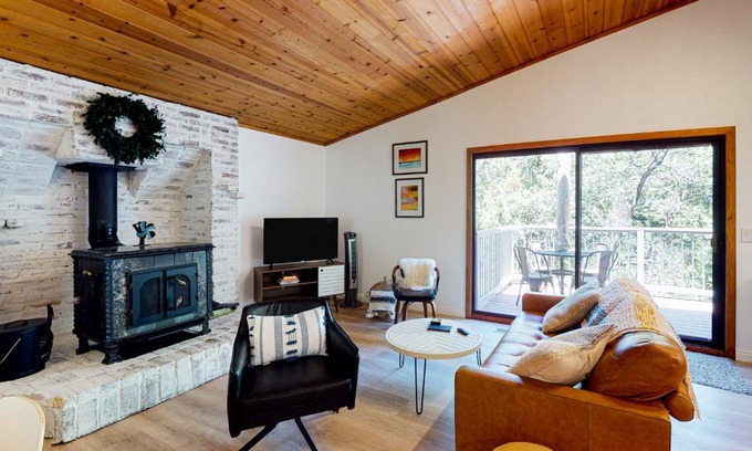 Crestline House | Towering Pines