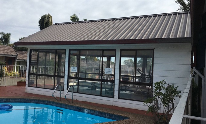 Strathfield Hotel | Town & Country Motel