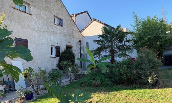 Argenteuil House | Town house with garden 30 minutes from Paris, ideal for groups/families.