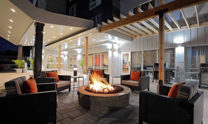 Allen Park Hotel | TownePlace Suites by Marriott Detroit Allen Park