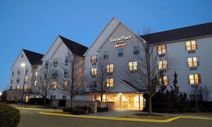Farmingdale Hotel | TownePlace Suites by Marriott Republic Airport Long Island
