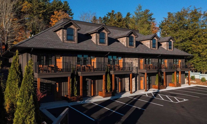 Blowing Rock Hotel | Townhome with Private Balcony, Fireplace & Soaker Tub on Downtown Main St.