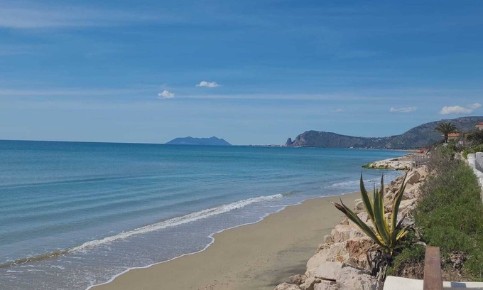 Fondi Villa | Townhouse in a seaside residence