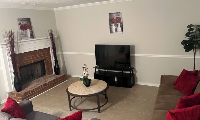 Church Street House | Townhouse in Jonesboro, GA