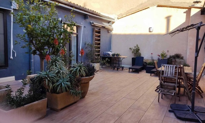 Sete House | Townhouse, large patio, tropézienne, garage