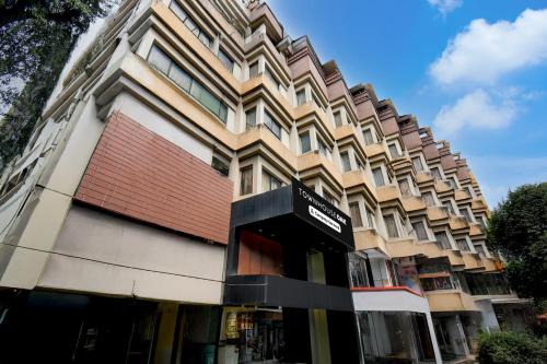 Pune Hotel | Townhouse Oak Sinhgad Road Crossway Formerly Popular Hotel