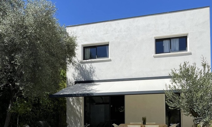 Mont Duplan House | Townhouse with garden and pool