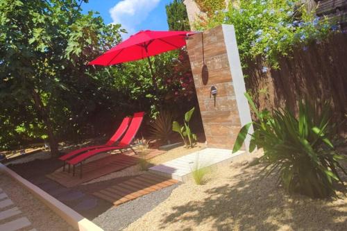 La Seyne-sur-Mer Apartment | Trés beau studio 35 M2 Entre Mer et Forêt grand jardin et douche tropicale