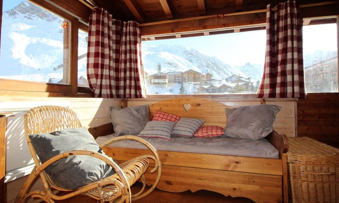 Les Almes Ski Chalet | Traditional 3-room chalet with terrace and wifi