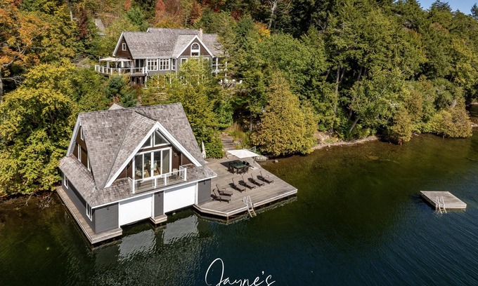 Seguin Cottage | Traditional 7 bed 7 bath cottage on Lake Joseph + Boathouse