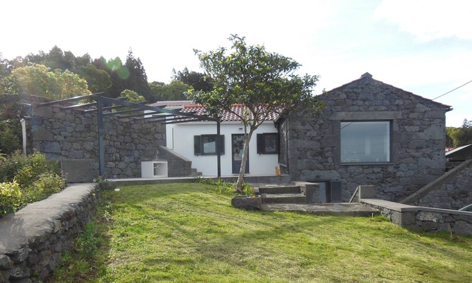 Sao Roque do Pico House | Traditional Azorean house, recently renovated with outdoor space