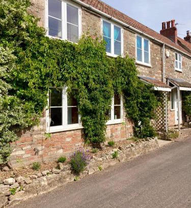 Stanton Drew House | Traditional Country Cottage