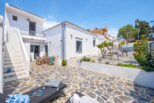 Soroni Villa | Traditional Dream House