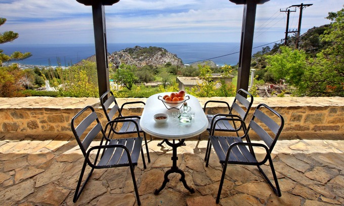 Anatoli House | Traditional house in Crete with amazing views, Sleeps 3 people.