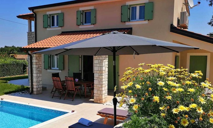 Radini Villa | Traditional Istrian villa with a pool near Umag