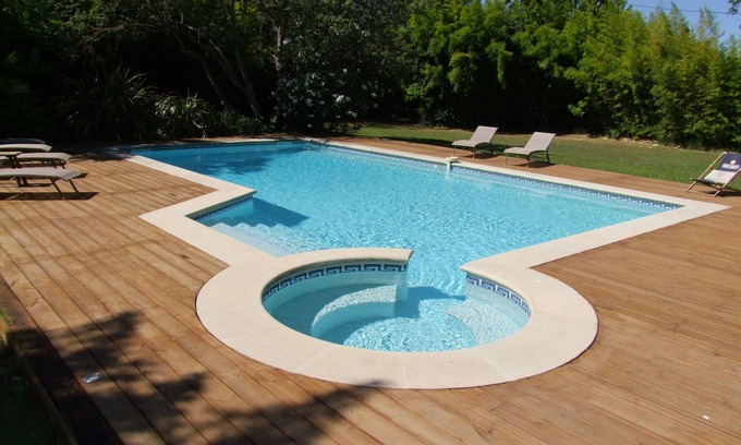Le Thor Other | Traditional Provencal farmhouse for 8 people with swimming pool and SPA on 11900 m²