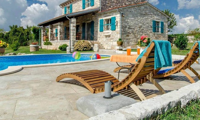Zminj Cabin | Traditional stone villa for 9 people with pool in Central Istria