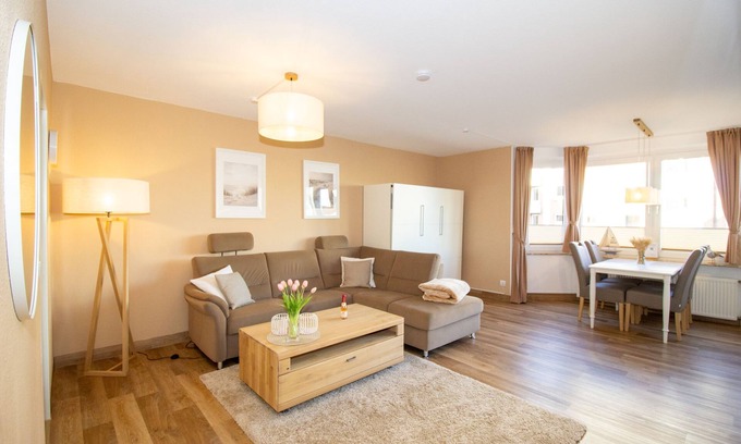 Duhnen Apartment | Trafalgar App. 154-55m² vacation apartment in Döse, close to the beach, swimming pool and sauna