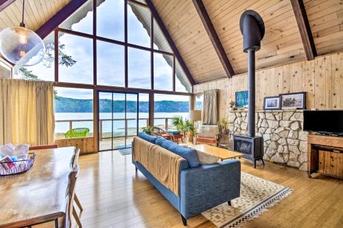 Lilliwaup House | Trail's End Cabin