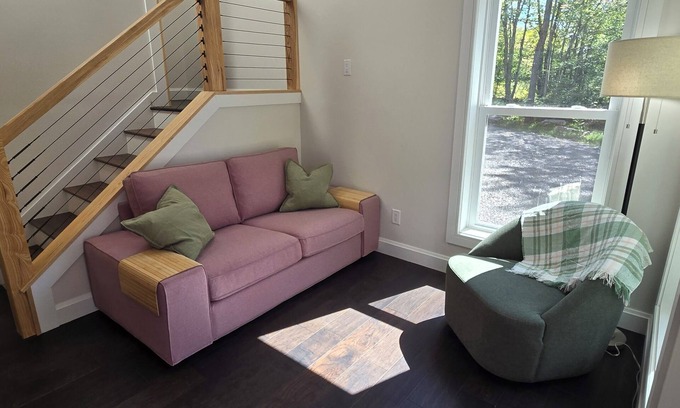 Canaan Heights Cottage | Trailheads & Powder Days Await at Sundew Cottage