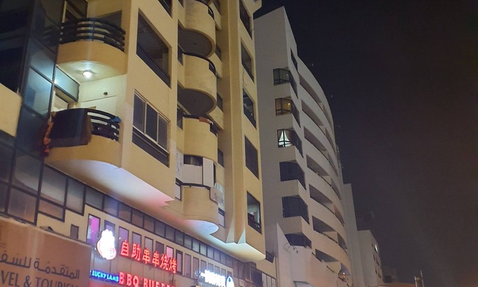 Al Qusais Bed & Breakfast | Tranquil 2-bedroom hostel in brilliant Dubai with AC, WiFinSafe and clean.