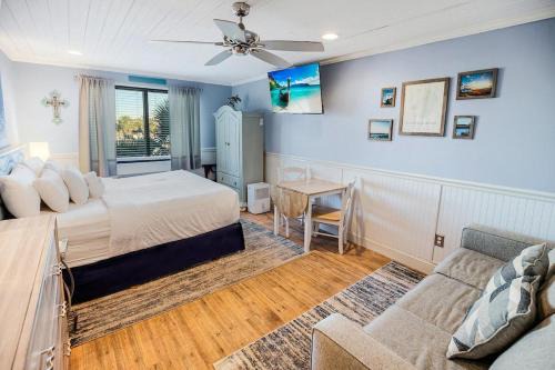Litchfield by the Sea Apartment | Tranquil 3rd Flr Resort View King Room