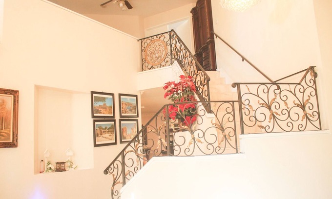 Southridge Village House | Tranquil 4BR/3BA private house w/inviting yard perfect for any type of stay